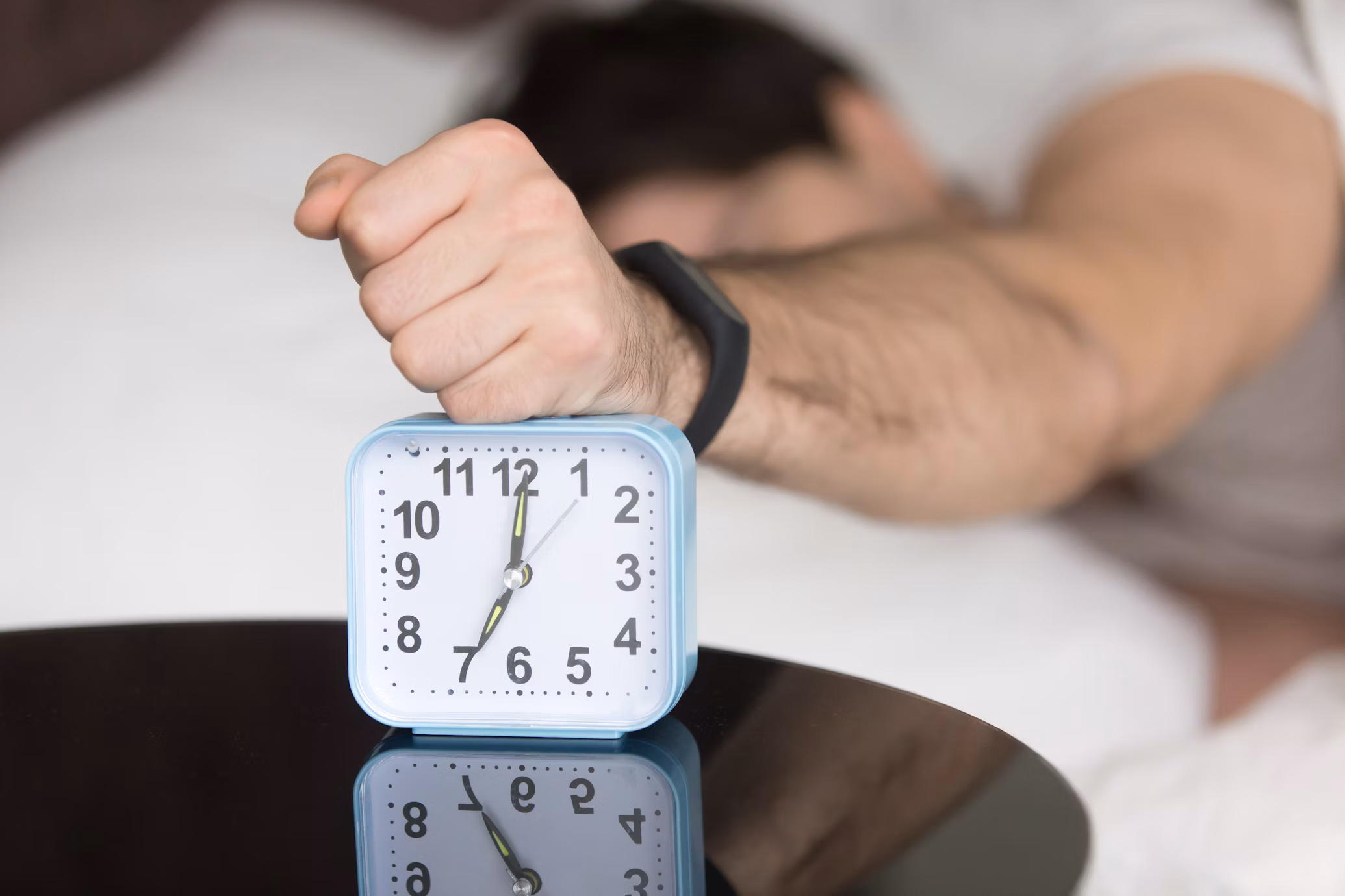 Phân tích về các yếu tố ảnh hưởng đến chất lượng giấc ngủ và cách cải thiện.