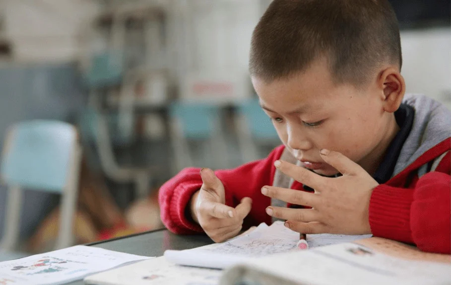 Dạy con tự giác học bài: Bí quyết giúp con yêu thích học tập