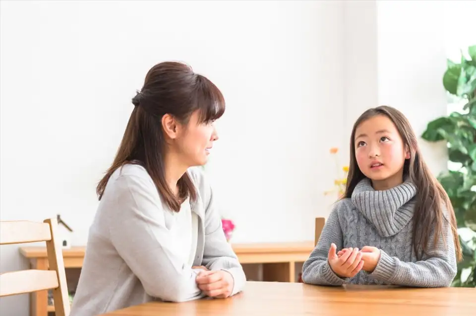 Khủng hoảng tuổi dậy thì: Cơn bão cảm xúc của thanh thiếu niên