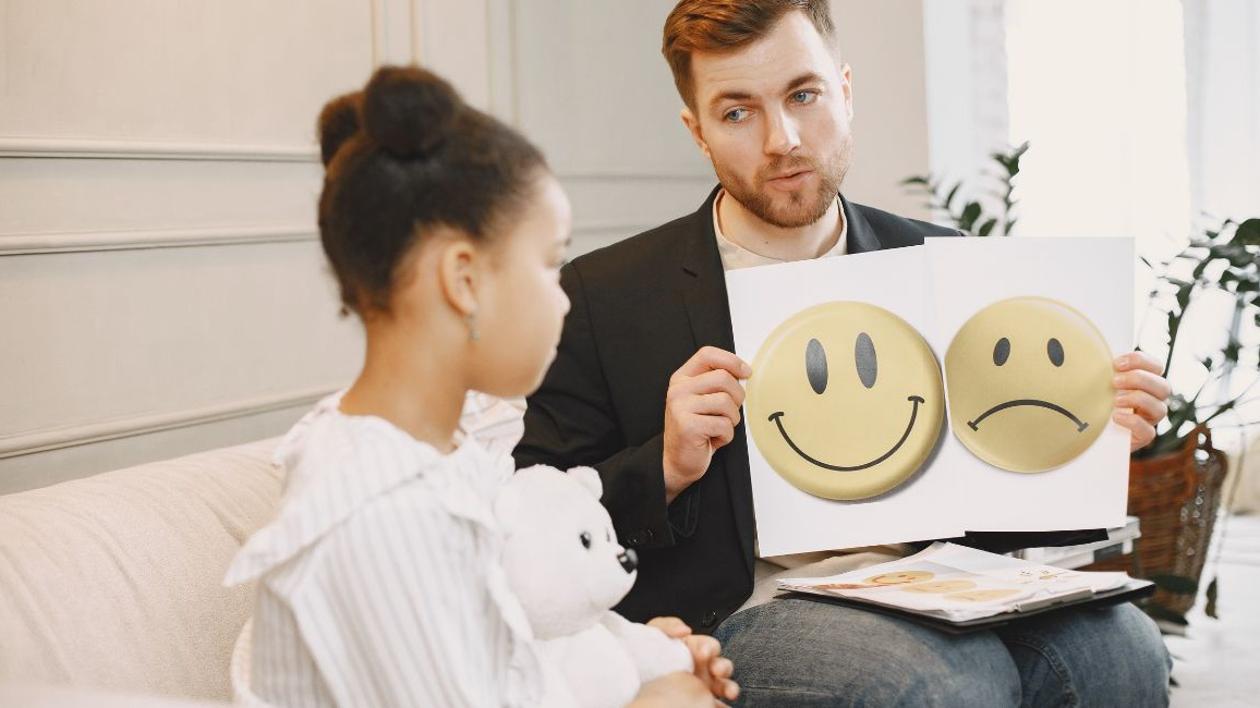 Mách ba mẹ 6 cách rèn luyện trí tuệ cảm xúc EQ cho con hiệu quả