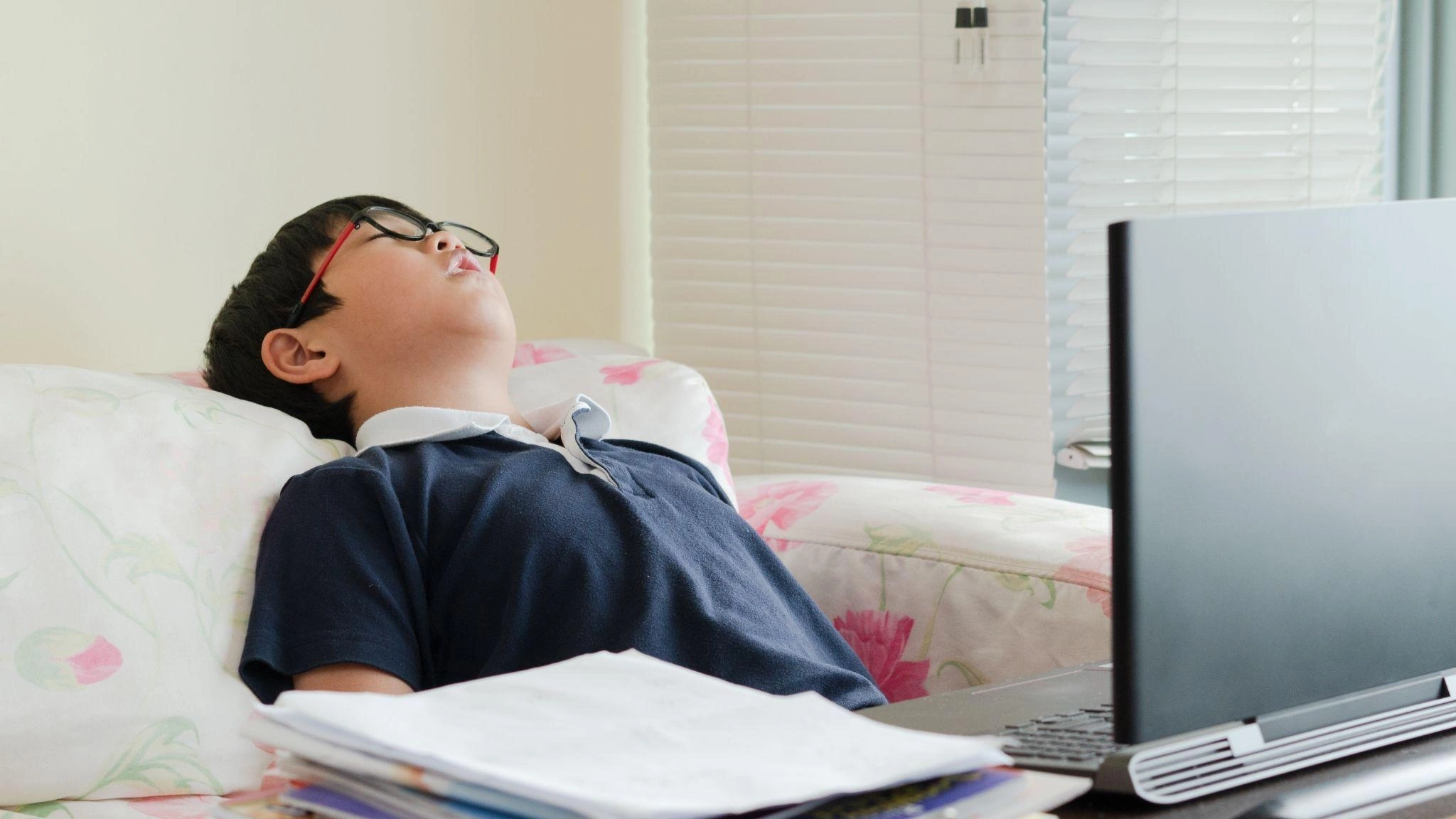 Cách hỗ trợ con học online mà không bị phân tâm: Cha mẹ cần áp dụng