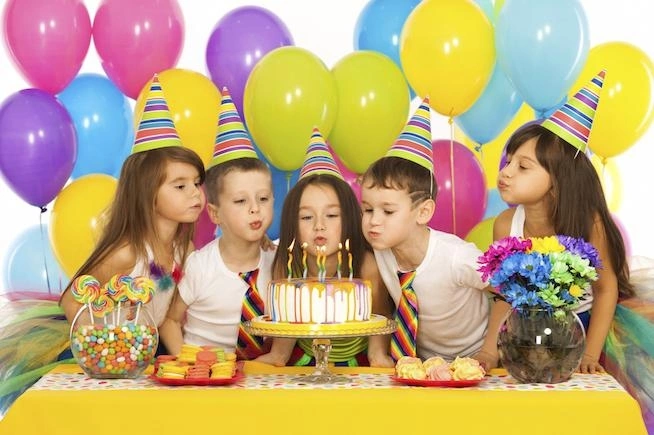 Tổ chức sinh nhật cho bé​ đơn giản, ấn tượng