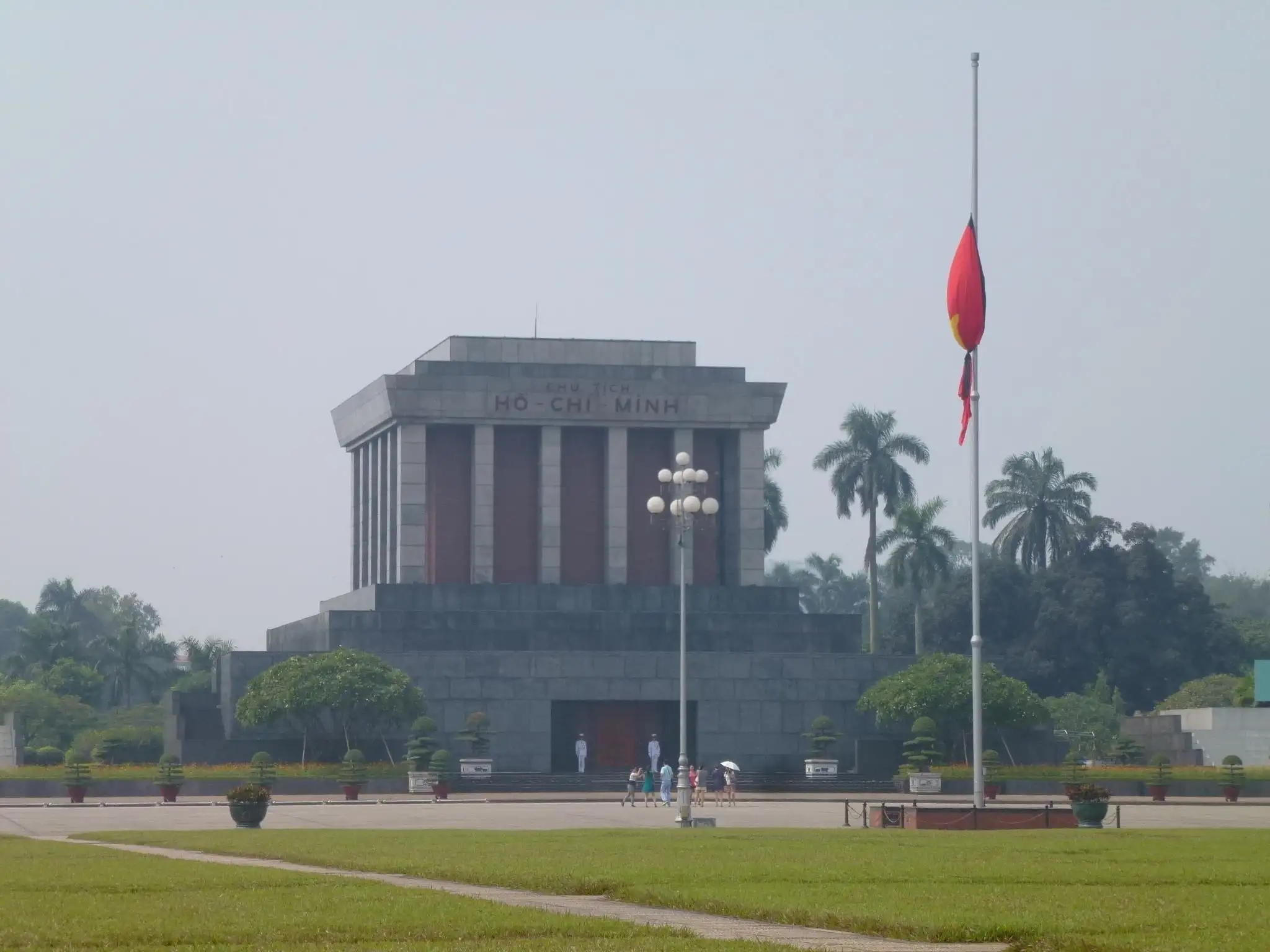 Quốc tang có được tổ chức đám cưới không? 
