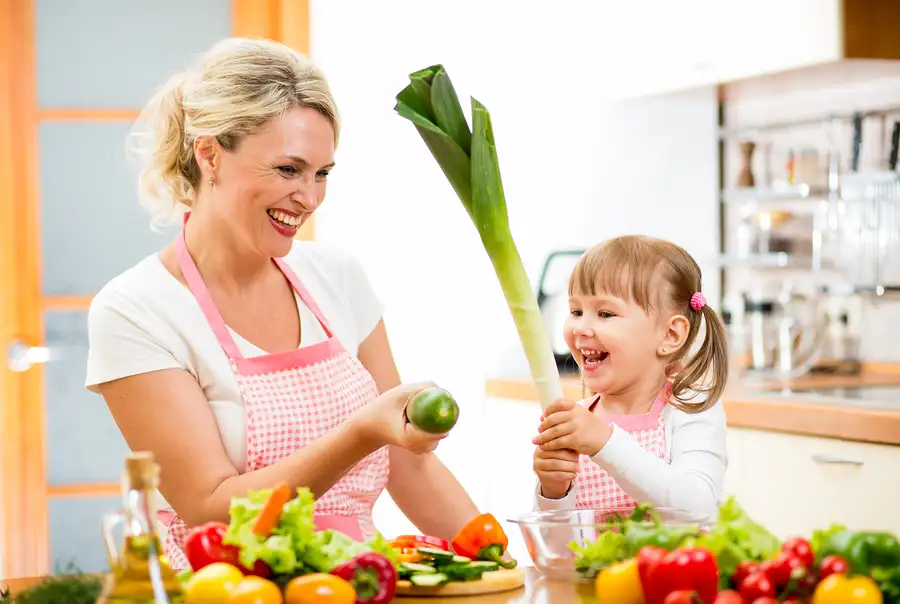 Cách khuyến khích trẻ ăn rau củ mà không ép buộc